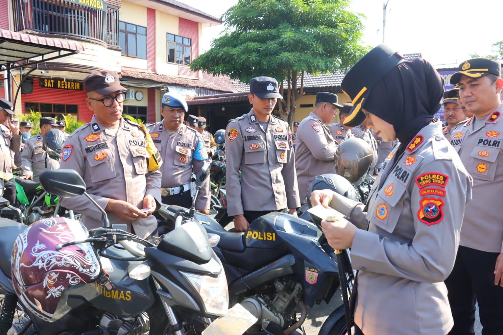 Kapolres Tebing Tinggi AKBP Rina Frillya, S.Ik Cek Kesiapan Kendaraan Dinas