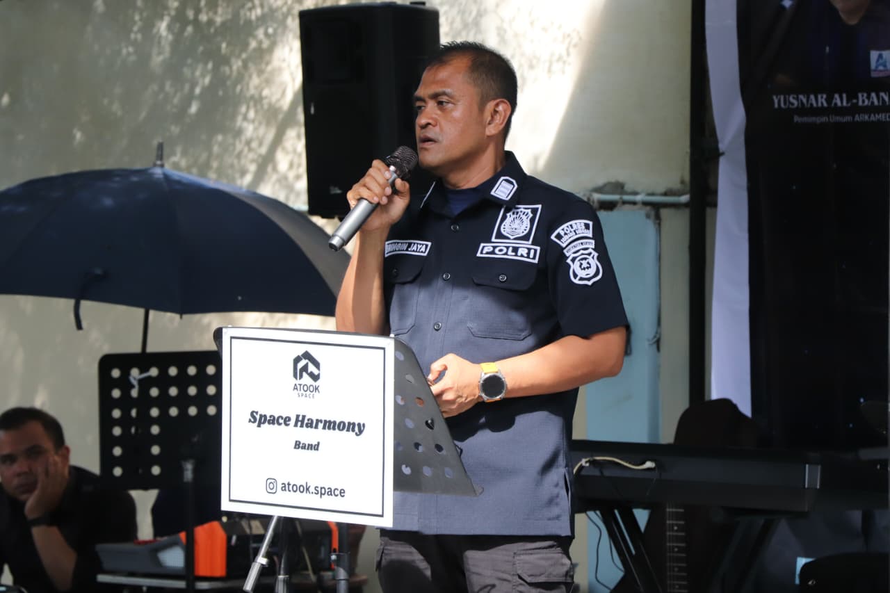 Kasi Humas Polres Sergai AKP Bringin Jaya, S.H, M.H Hadiri Ulang Tahun Media Online