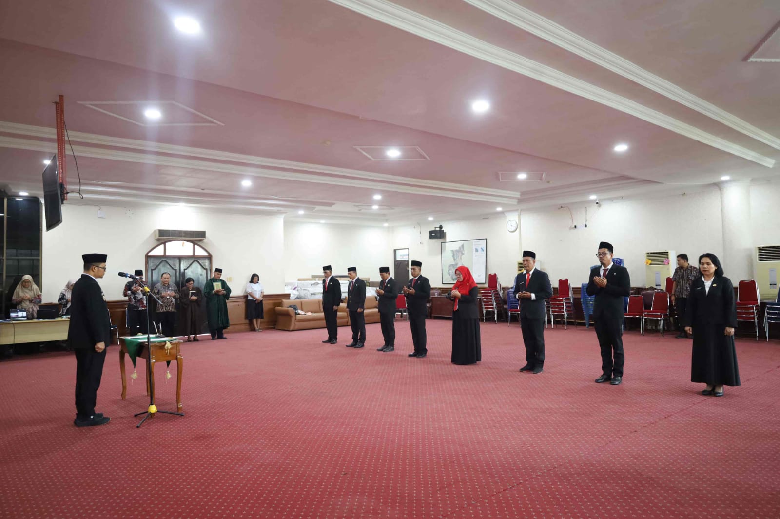 Lantik Pejabat Administrator dan Pengawas, Wakil Wali Kota, Tantangan Pemerintahan Yang Semakin Kompleks, Lakukan Inovasi, Lebih kreatif dan Tepat Menentukan Solusi Terbaik.