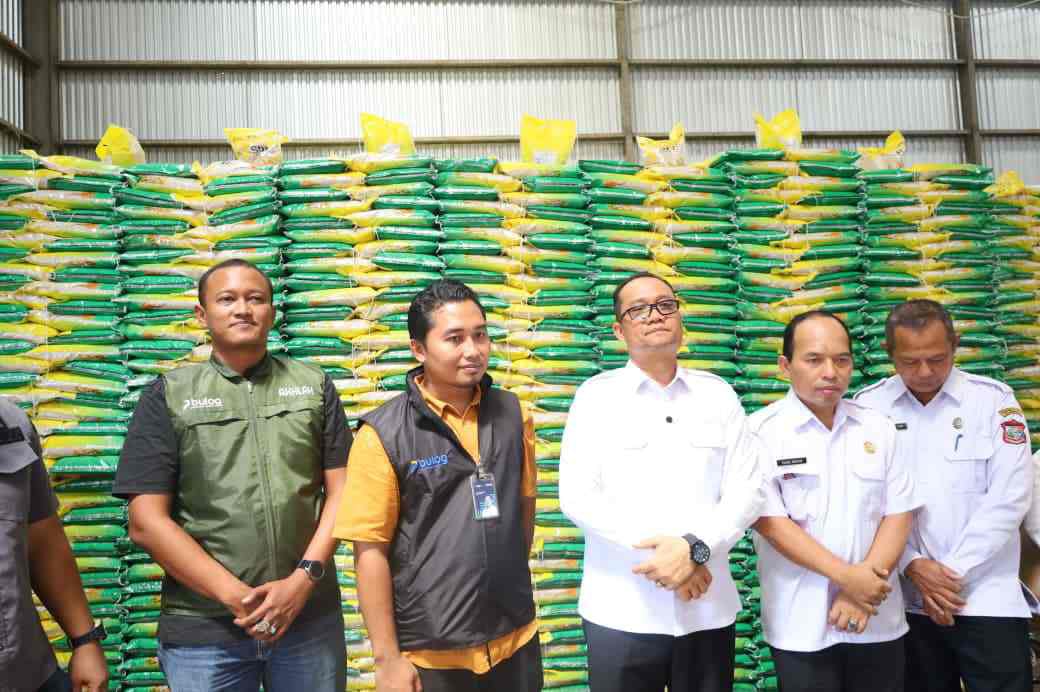 Cek Gudang Bulog Divre Asahan, Wakil Wali Kota Tanjungbalai Sebut Ketersedian beras Aman.