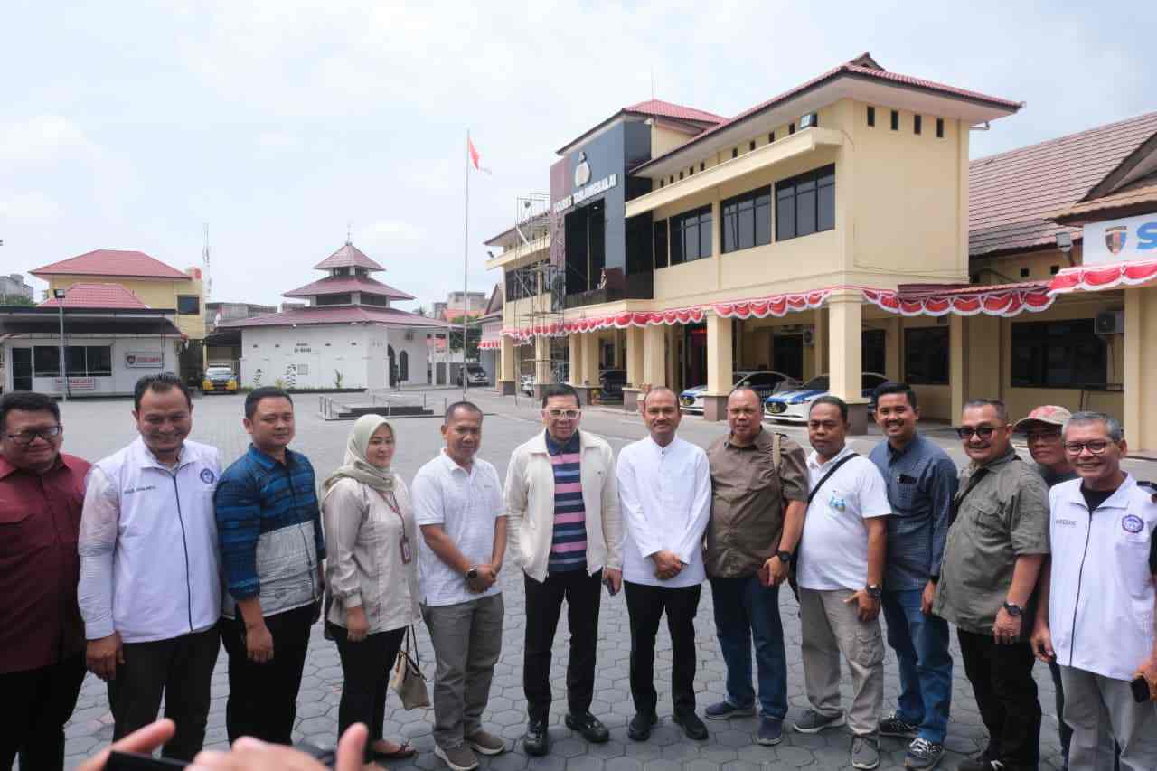 Wali Kota Tanjungbalai Dampingi Doli Kurnia Kunjungi ARM, Anak Diduga Korban Kekerasan Terhadap Anak.