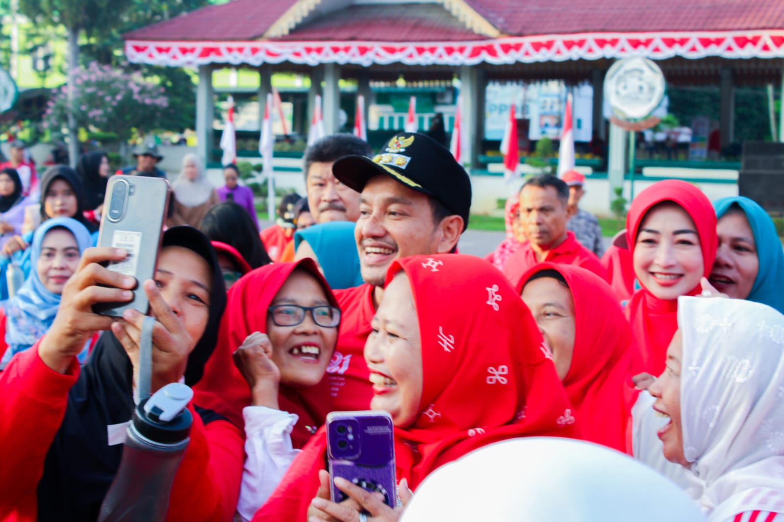 Ribuan Warga Tebing Tinggi Padati Lapangan Merdeka Meriahkan HUT Ke-81 RI