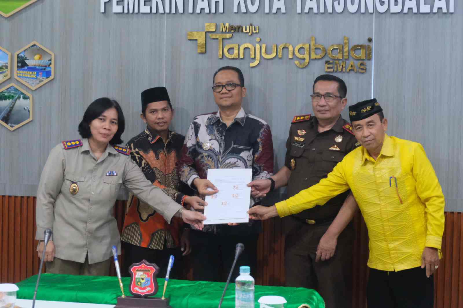 Wakil Wali Kota Ikuti Penandatanganan Nota Kesepahaman dan PKS Percepatan Pendaftaran Tanah Wakaf di Wilayah Kota Tanjungbalai.