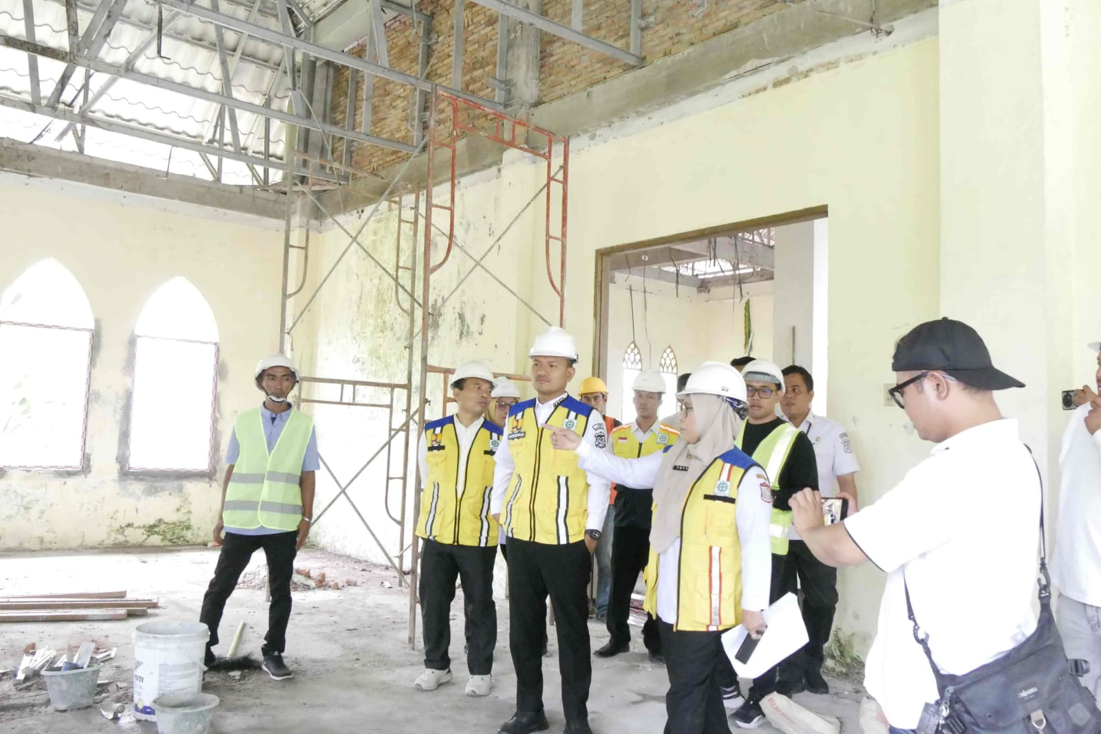 Wali Kota Tanjungbalai Tinjau Bangunan Gedung Bersejarah, Direncanakan Jadi kantor Disnakerkopumkm.