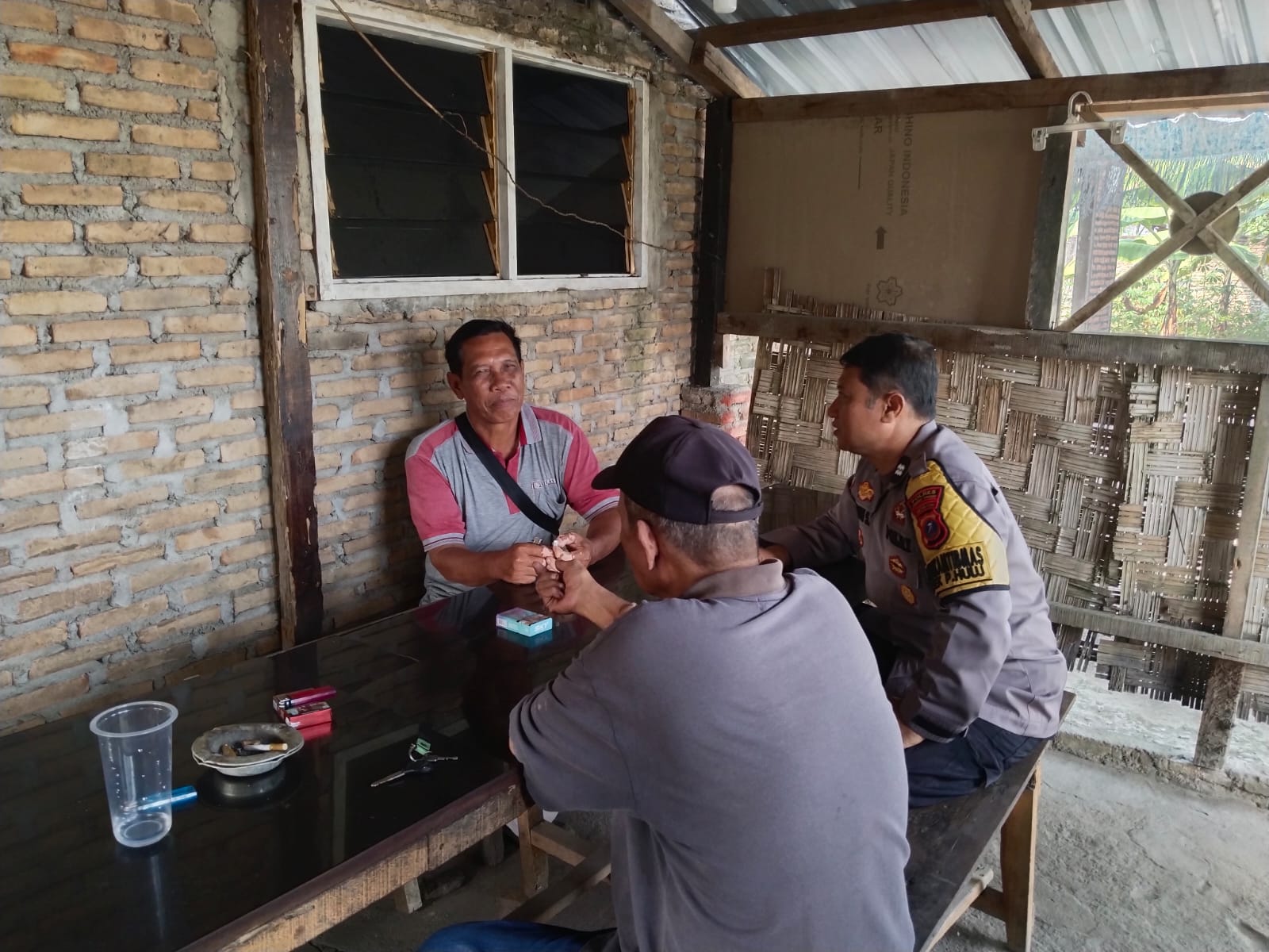 Sambang di Jalan Berlian, Polsek Padang Hulu Sampaikan Kamtibmas