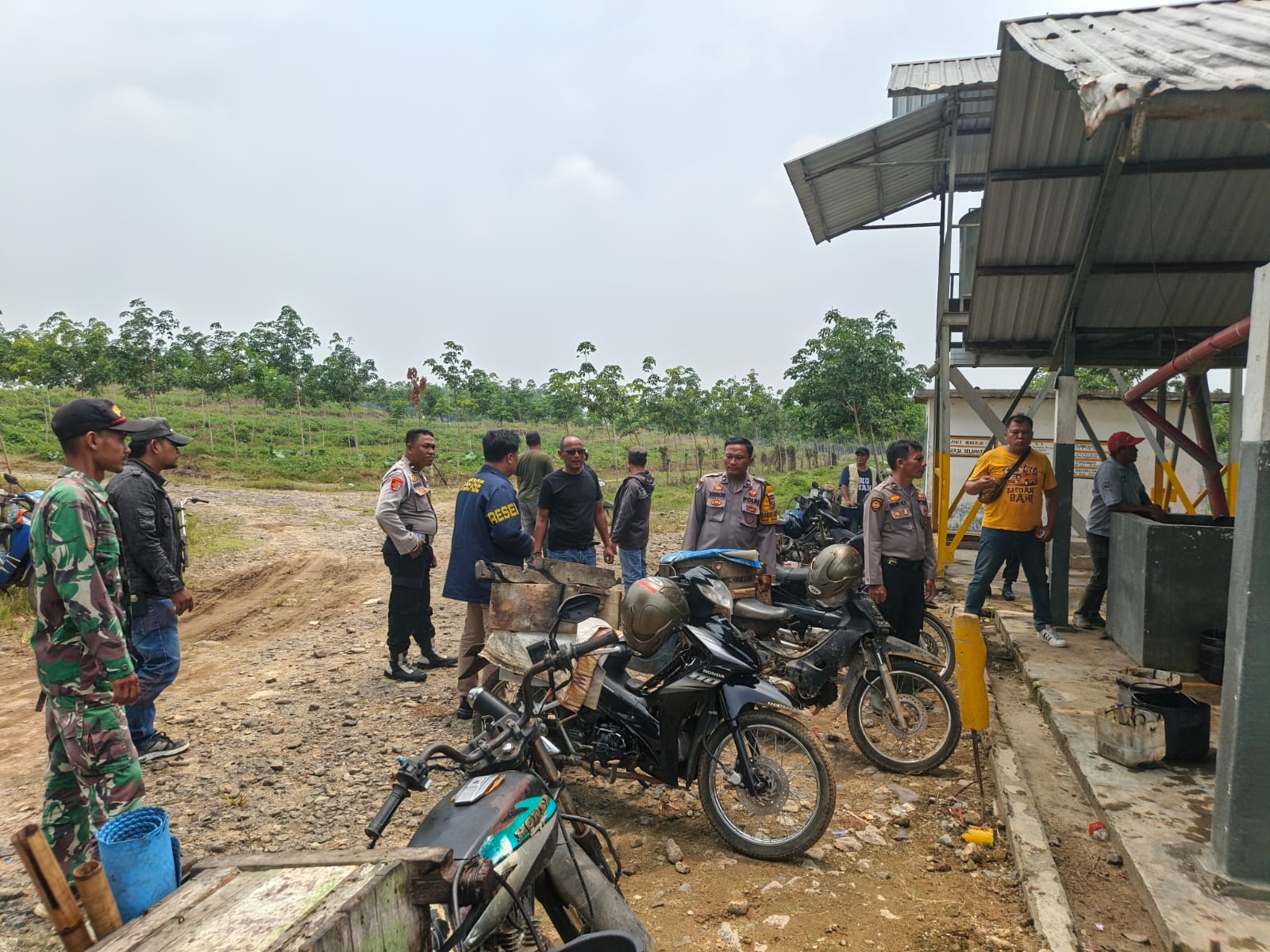 Polres Tebing Tinggi dan Sat Brimob Monitoring Situasi Areal Sengketa Lahan PT. Bridgestone