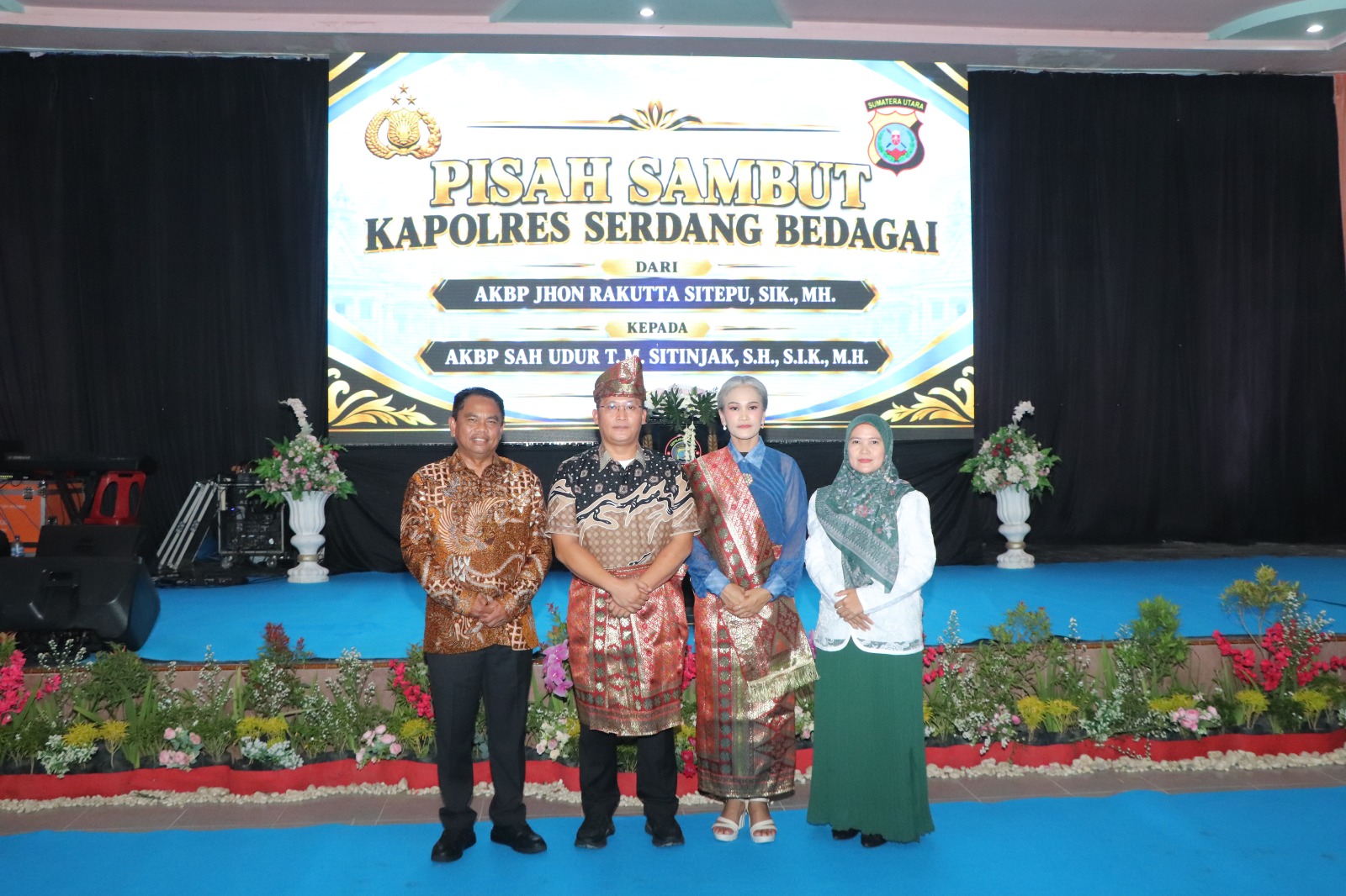 Pisah Sambut Kapolres Sergai Diwarnai Pemberian Cinderamata