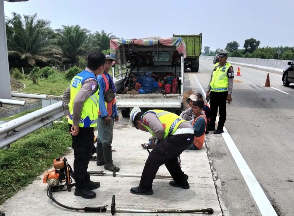 Satlantas Polres Sergai Olah TKP Laka Maut di Tol 52/800 Jalur A